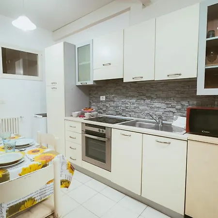 Dimora Elisa By Ca-sa Check דירה קיוג'ה